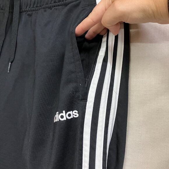 Adidas Men’s L Black Essentials 3-Stripes Pants Secure Pockets Tapered Joggers - Picture 6 of 11